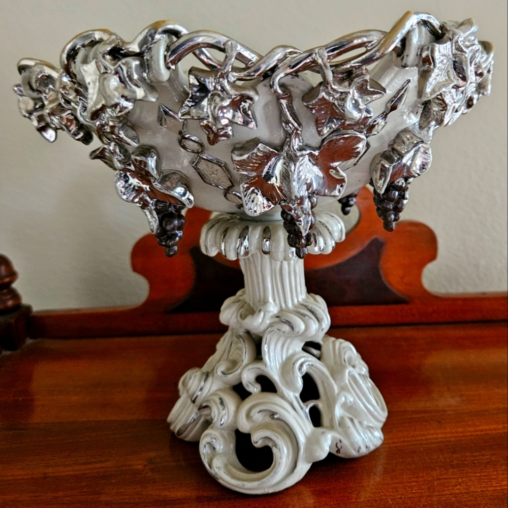 Villeroy & Boch German Lg Footed Bowl Silver Luster Ironstone c.1850s "Vinyard"